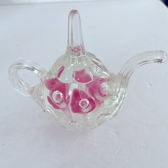 Vintage signed Joe St. Claire Teapot Paperweight - Picture 5 of 6